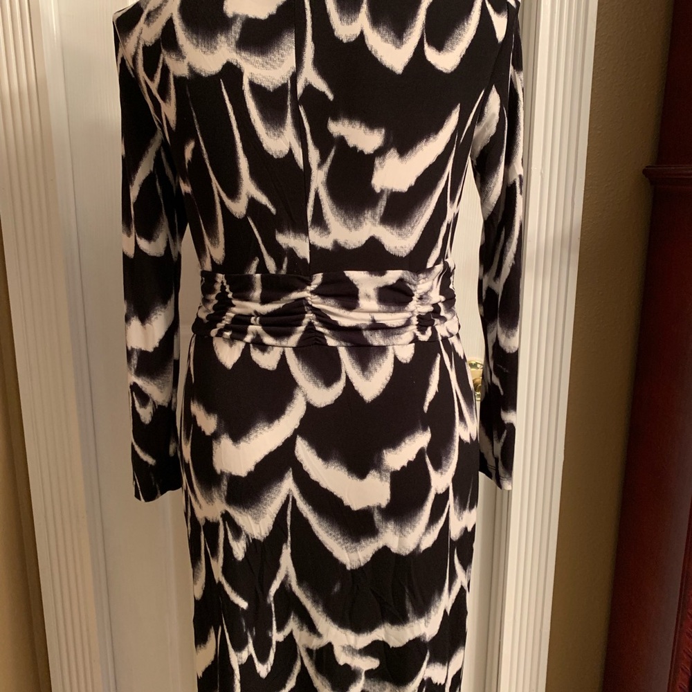 Attention Dress - Picture 4 of 4